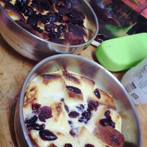 懶人宵夜~養樂多布丁麵包 : 梅梅子一起做