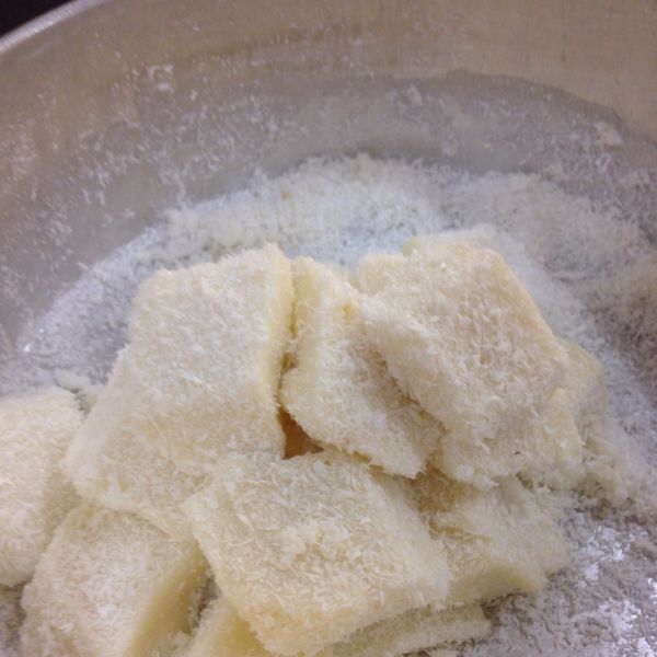 椰香鮮奶雪花糕：甄甄 一起做