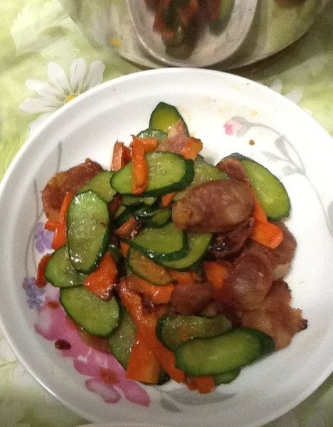 香腸炒黃瓜片：Hsiuling Tu 一起做