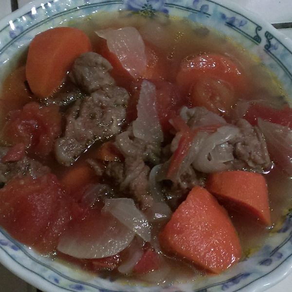 超簡單紅酒燉牛肉：雨亘 一起做