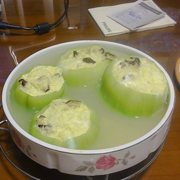 一菜二吃之絲瓜盅蒸蛋：lifang 一起做