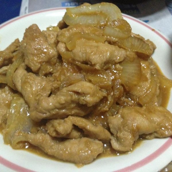 洋蔥薑燒肉片及高麗菜絲切法：亻尹Joey 一起做