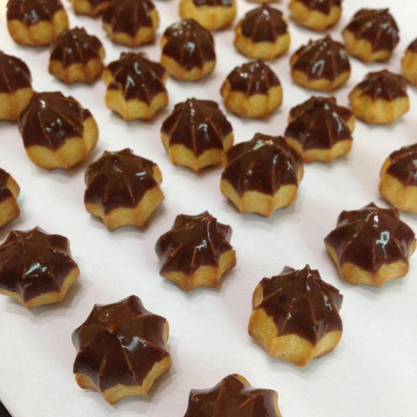 鬆餅粉做巧克力泡芙 : Liying Hung一起做