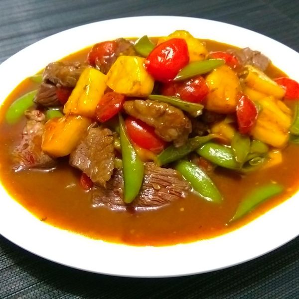 【33廚房】辣味鳳梨牛肉：Eric Liu 一起做