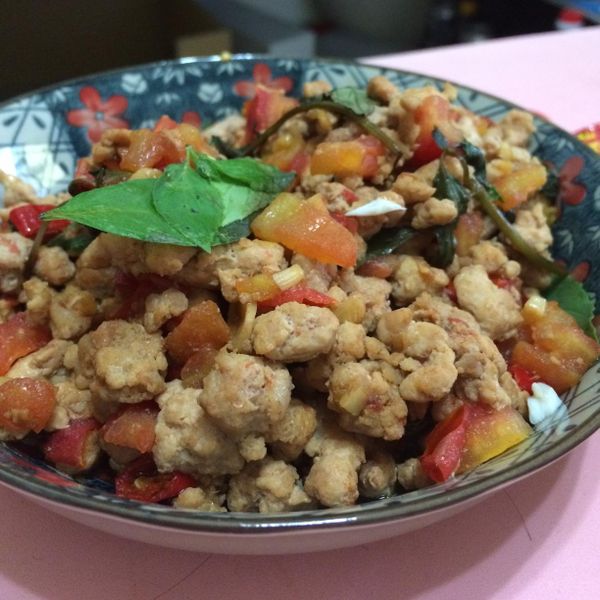 泰式打拋肉：Chen Pat 一起做