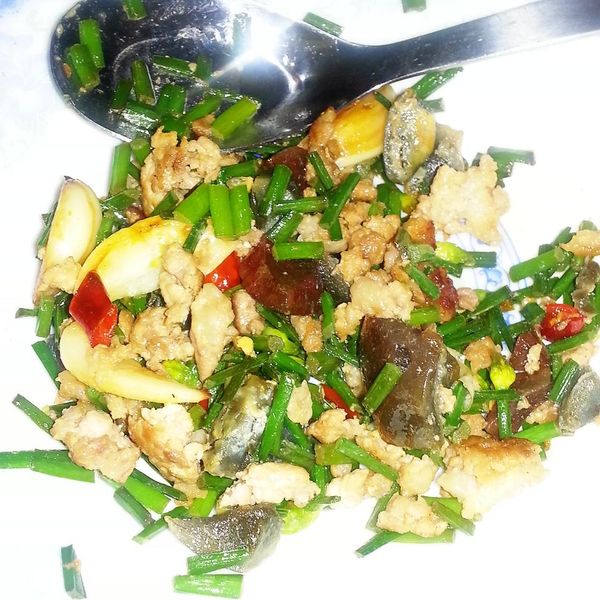 複製名店料理韭菜花炒皮蛋 : Momo一起做