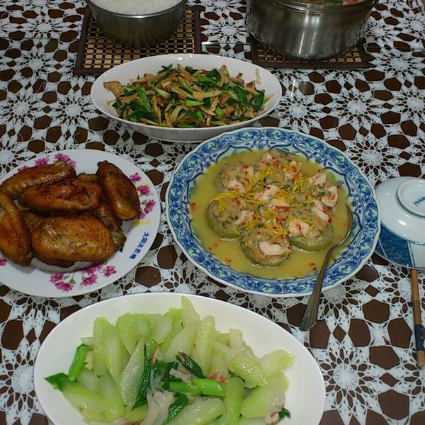 undefined：Nia Niati 一起做