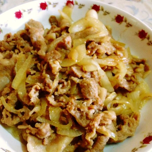 鹹甜好下飯的薑燒洋蔥豬肉：Erin Yen 一起做