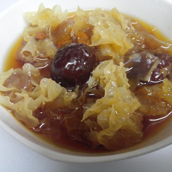 貝兒實驗室。紅棗銀耳羹：紅小紅 一起做