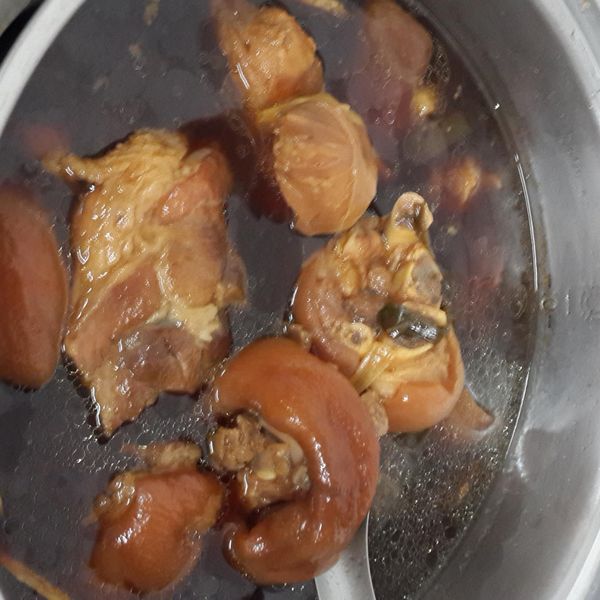 滷豬腳：傻蛋喵 一起做