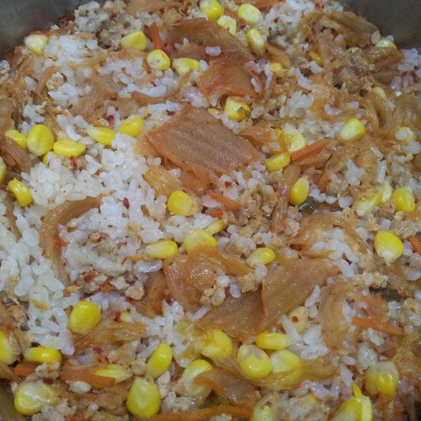 超簡單電鍋泡菜飯：LiKi Cheng 一起做