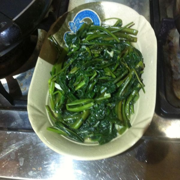 蒜香空心菜：唐芝姿 一起做