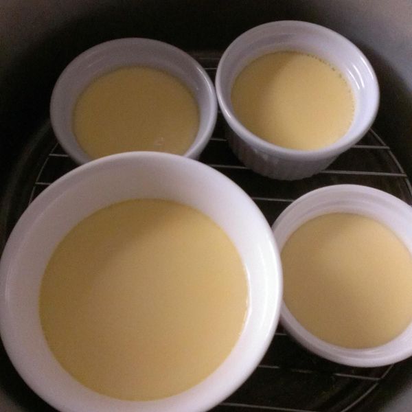 焦糖布丁*超簡單電鍋版~711就近帶回家 : Ami Hsu一起做