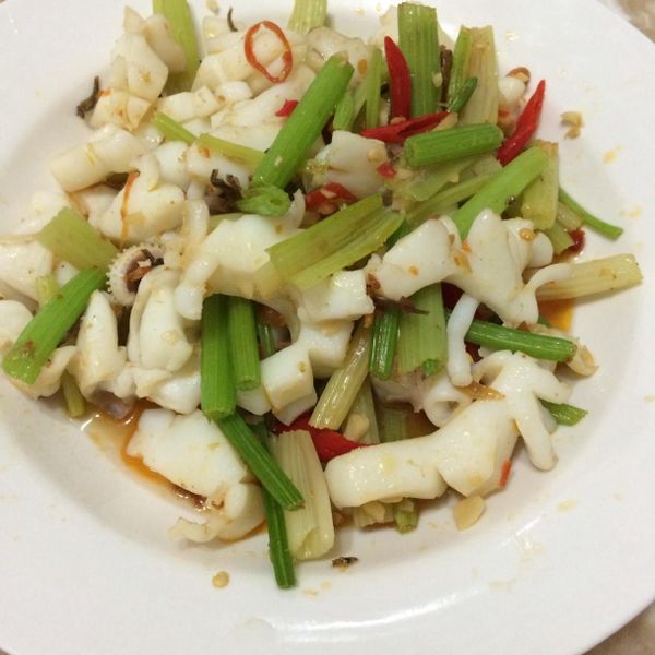 芹菜炒花枝 : Gina Chang一起做