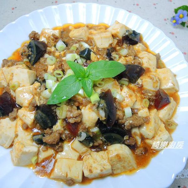 香辣皮蛋煨豆腐【牛頭牌端午好香拌】 : 綺樂廚房一起做