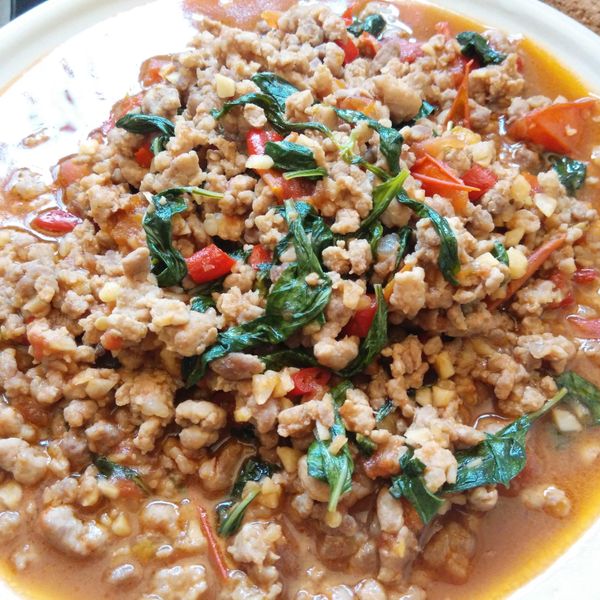 扒完三碗飯! 泰式打拋豬 食譜 : Carol Chou一起做