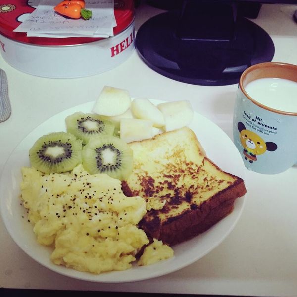 英式炒蛋 Scrambled Eggs：mina 一起做