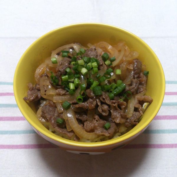 日本風味~~好有飽足感!! - 牛丼飯 : 美奈一起做