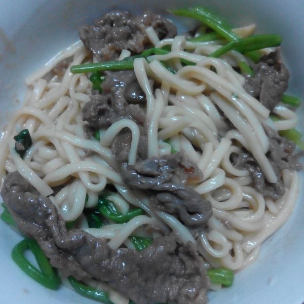 沙茶牛肉炒麵 : 鬼咩咩一起做