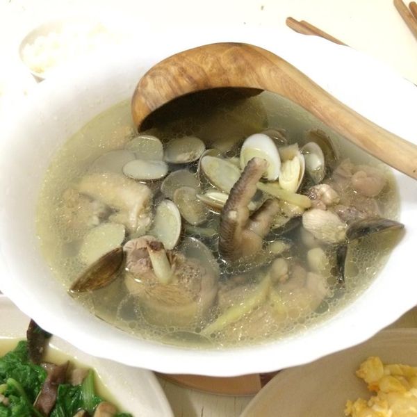 蒜頭蛤蜊雞湯：楊戩 一起做