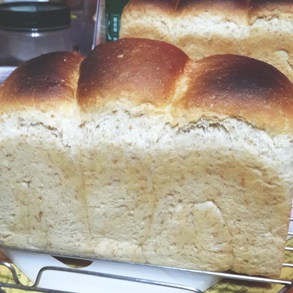 80%水分的全麥醇奶吐司(低溫發酵法) : 簡宇涵一起做