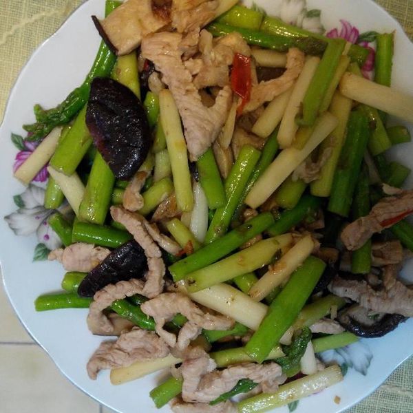 蘆筍炒肉絲：Tracy Hsu 一起做