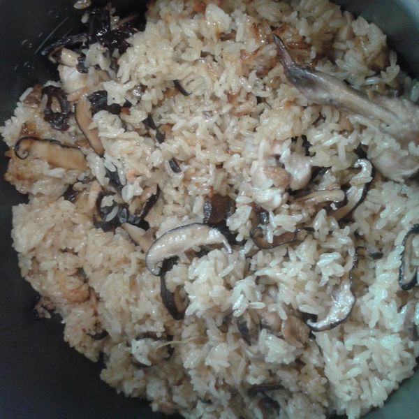 麻油雞飯：曾鈺婷 一起做