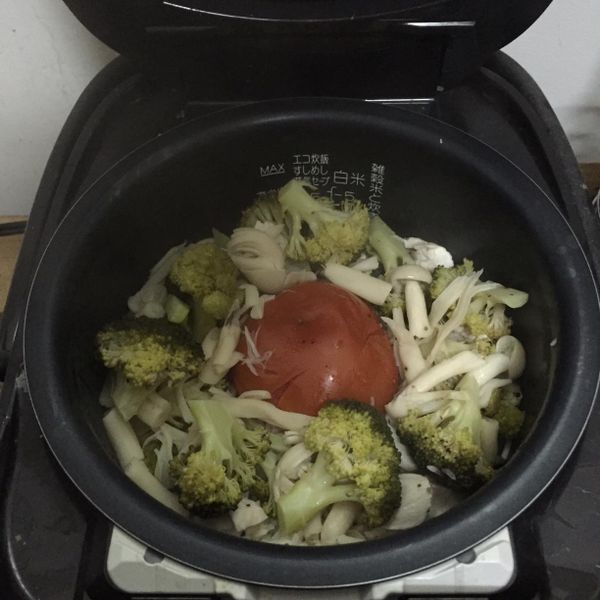 Nana ▌電鍋料理番茄飯 : 哈達威一起做