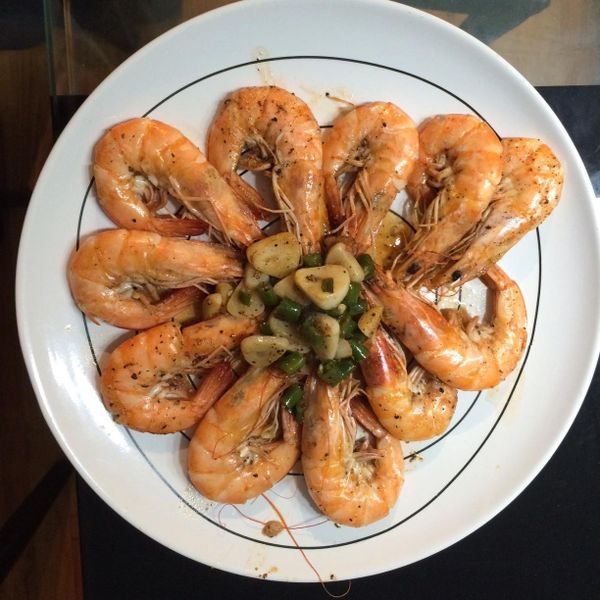 椒鹽炒蝦：Cindy 一起做