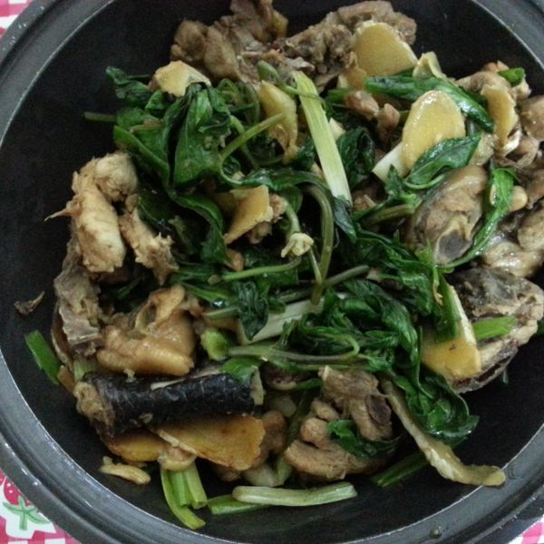 三杯雞_一鍋兩吃的美味 [18食堂]：莊紜昀 一起做