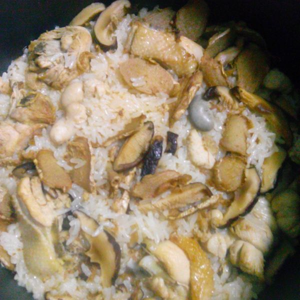 麻油雞飯：黃雅慧 一起做