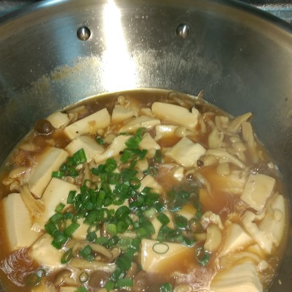 鴻喜菇燴豆腐 : Linda Lee一起做