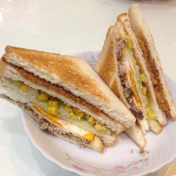 薯餅總匯三明治：喵媽 一起做