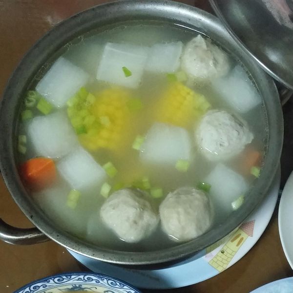 ㄚ曼達的廚房~蘿蔔玉米湯：ponyo 一起做