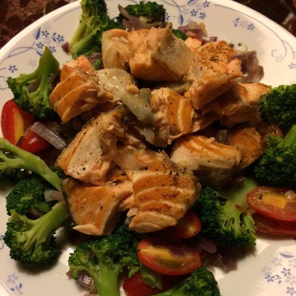 香煎鮭魚拌時蔬 : Maggie Love一起做