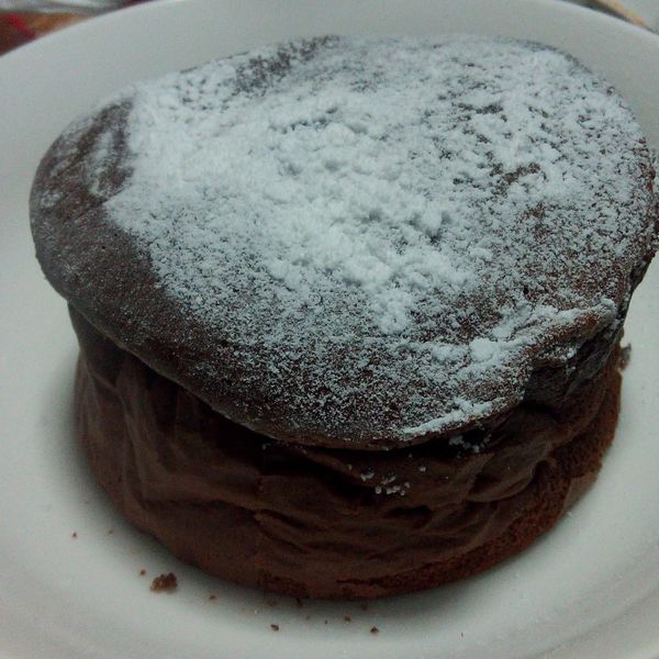 只要兩種材料!!巧克力蛋糕>w< : qqyinty一起做