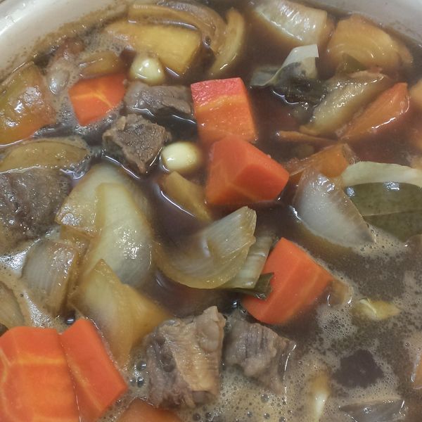 紅燒牛肉湯：Sophie  Chine 一起做