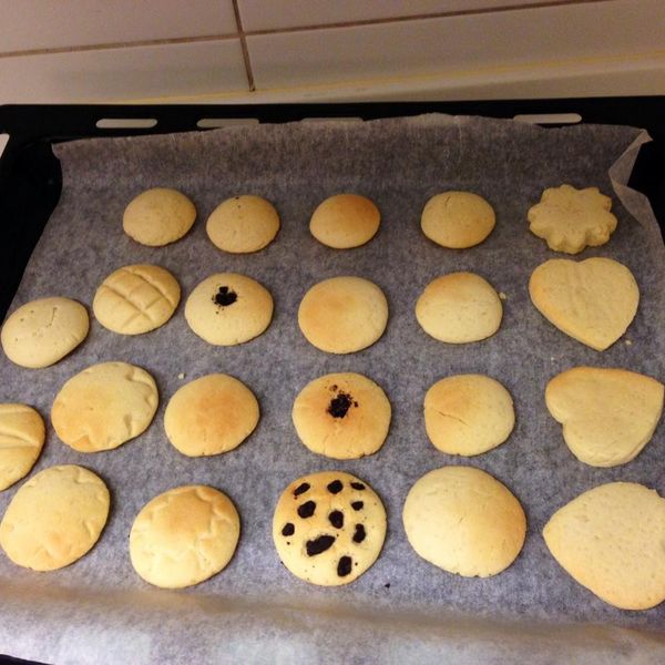 【小烤箱西點】20分鐘就完成的手工餅乾：Ariel 一起做