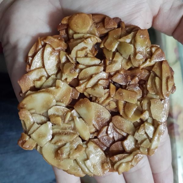 【烤箱甜點】一次就成功的杏仁瓦片：均均 一起做