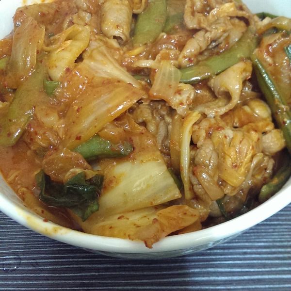 泡菜炒豬肉_10分鐘零廚藝【穀盛壽喜燒】：Peggy Hung 一起做