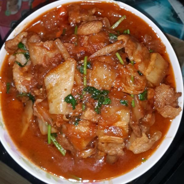 泡菜炒豬肉_10分鐘零廚藝【穀盛壽喜燒】：陈建紅 一起做