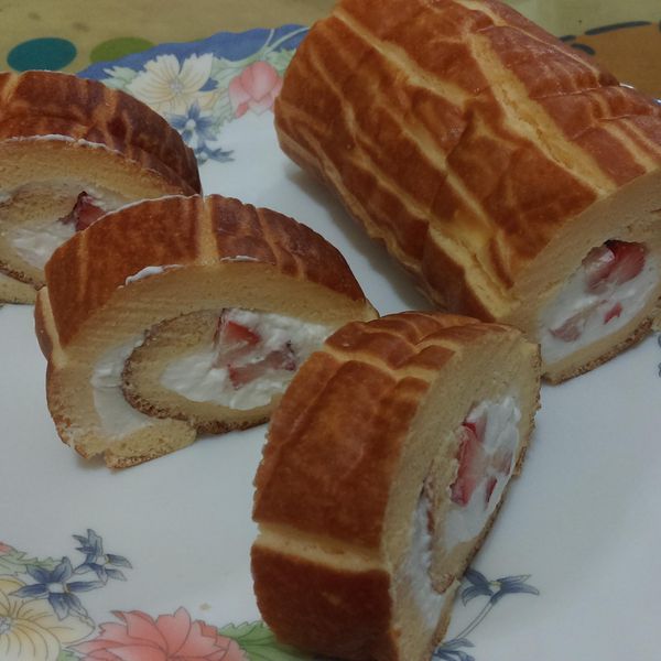 日式草莓棉花蛋糕卷 : sindy一起做