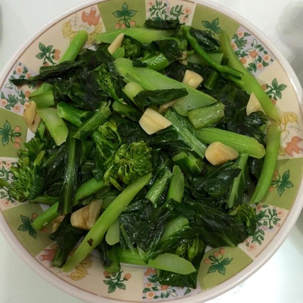 炒芥藍菜花~阿基師偷呷步~ : 李淑桂一起做