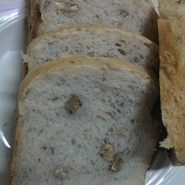 蜂蜜核桃吐司(麵包機食譜)：Waydee Yu 一起做