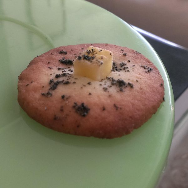 黑芝麻起司鹹餅乾：Kimi Liao 一起做