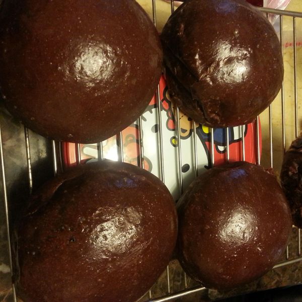 胖達人。黑眼豆豆~ 巧克力麵包。影片教學：Vicky Kao 一起做