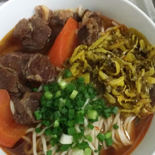 台式紅燒牛肉麵：Weili Xu 一起做