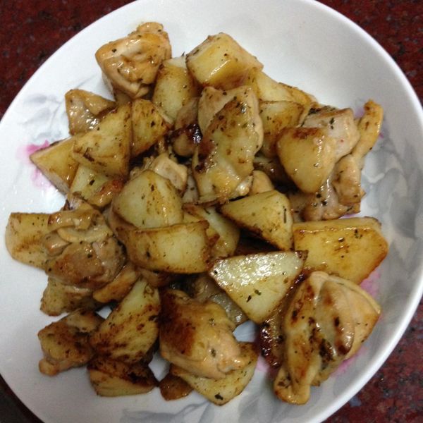 迷迭香馬鈴薯骰子豬：Rain Hong 一起做