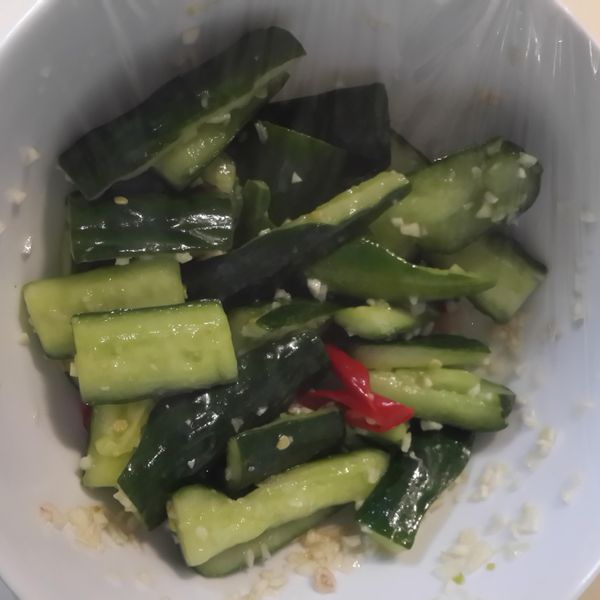 【厚生廚房】涼拌小黃瓜 : 華華一起做