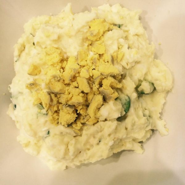 馬鈴薯沙拉：chia 一起做